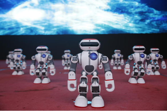 科技賦能，生態(tài)玉溪 2019京東玉溪特產(chǎn)館“11.11”啟動(dòng)儀式暨智能機(jī)器人銷(xiāo)售新篇章